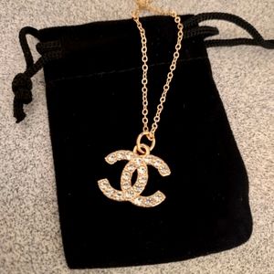 Charm rhinestone necklace brand new